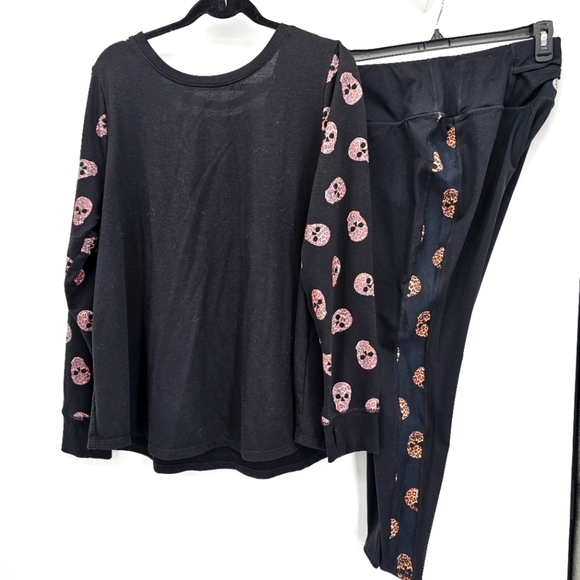 Torrid skull print legging and top set women's 1x - 2x - Picture 1 of 10